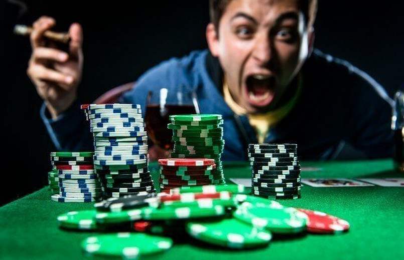 Học những thuật ngữ trong Poker để làm chủ cả ván bài